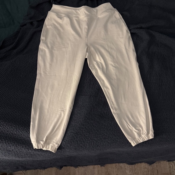 Athleta Softluxe High Rise Jogger - Large Petite NWOT - Picture 4 of 5